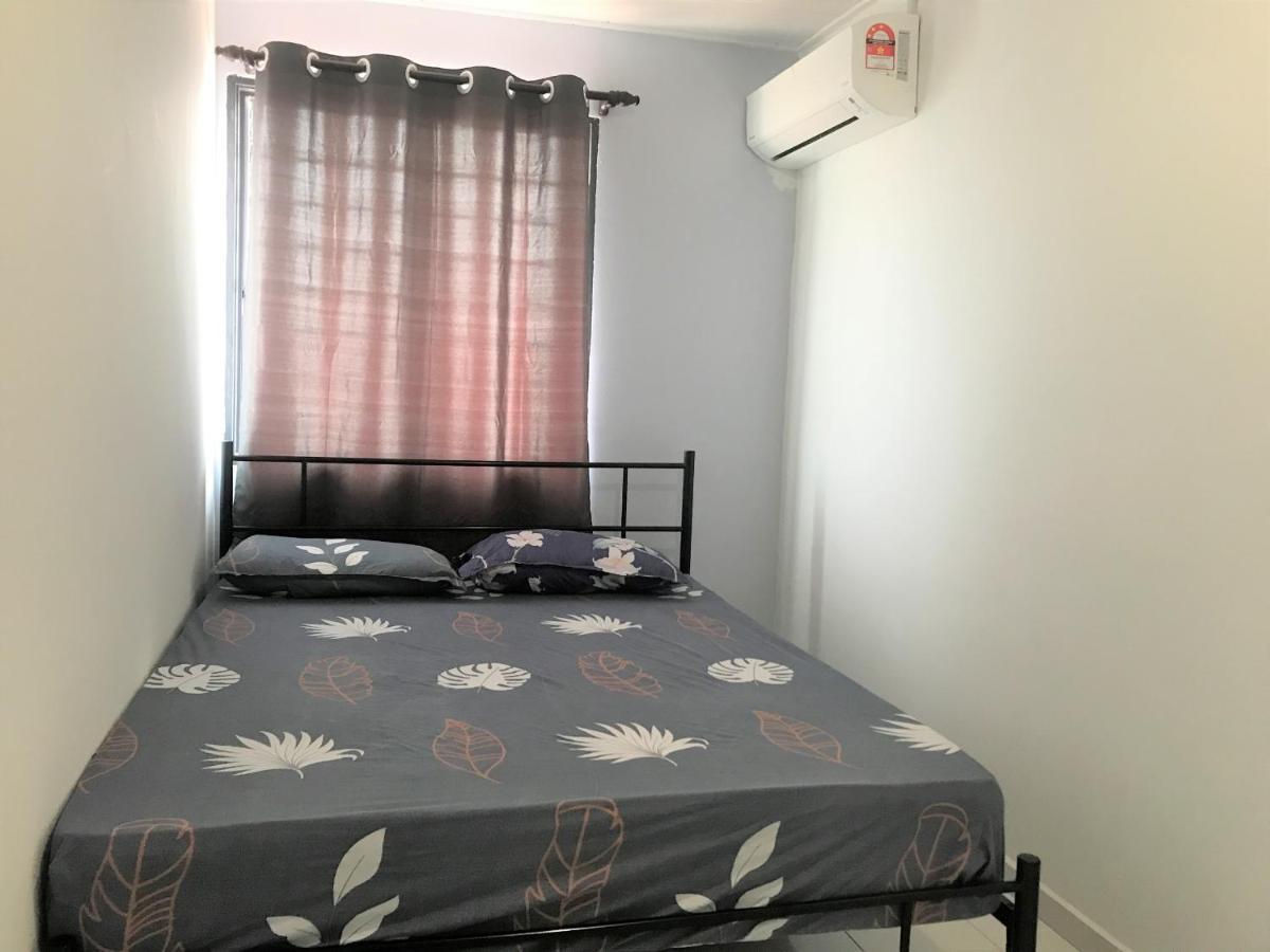 Oyo 90493 Jl Homestay Сегамат Экстерьер фото